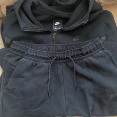 Black Nike Tech