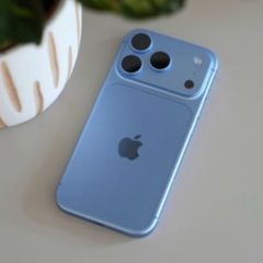 iphone 18 pro eSIM USA model unlocked.  with receipt no offers no swaps