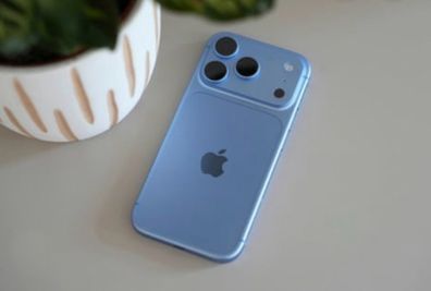iphone 18 pro eSIM USA model unlocked.  with receipt no offers no swaps