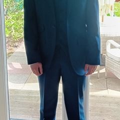 Stunning  Blue/Navy mens suit
