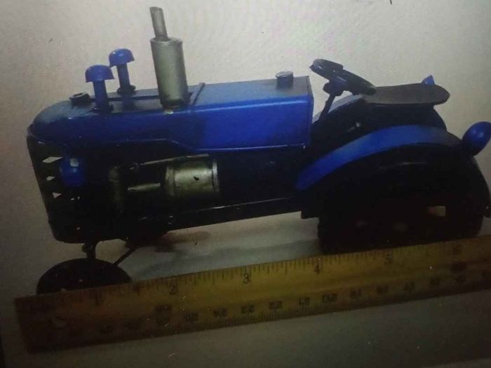 2 Green &blue Sil Ornament Recro Steel Tractors