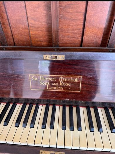 upright piano