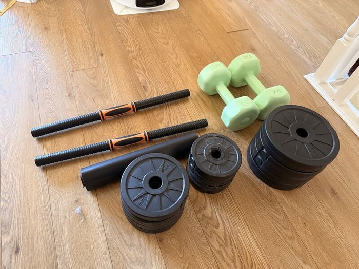Adjustable Dumbbell Set up to 40 kg with Barbell Connector and 3 kg Dumbbells