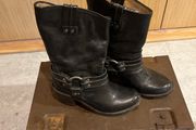 ladies boots Frye