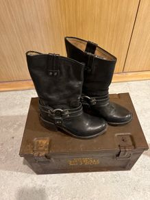ladies boots Frye