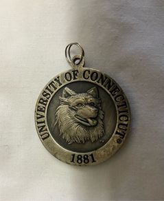 Uconn huskies pendant 1881