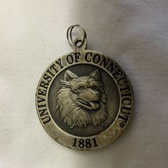 Uconn huskies pendant 1881
