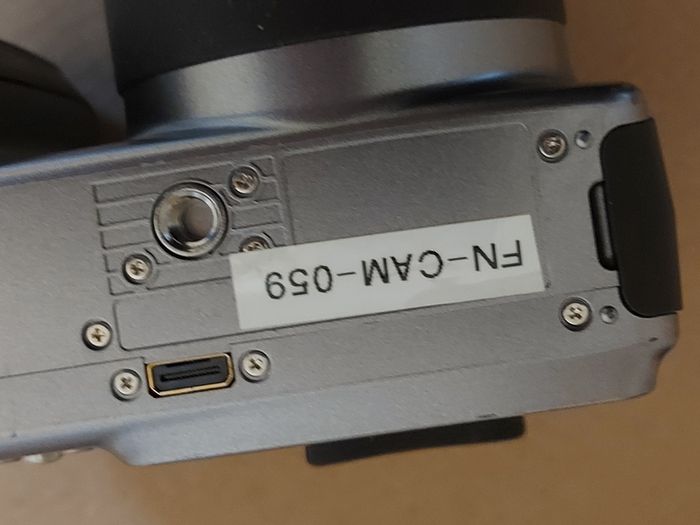 Schneider-KREUZNACH, Variogon 35mm-430mm(Equivalent) AF 12 x Optical Zoom Digital Camera, unsure of the Model, Possibly Kodak Easyshare, no Battery or Memory Card, so cannot test, Excellent cosmetic condition