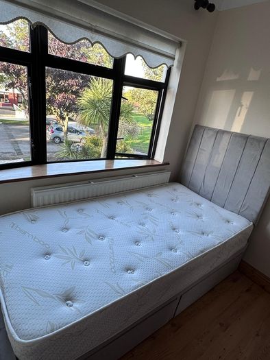 Single bed and Mattress