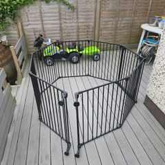 Very loong (5metres / more than 16ft) baby gates, doors can be swapped with other elements, lockable angles