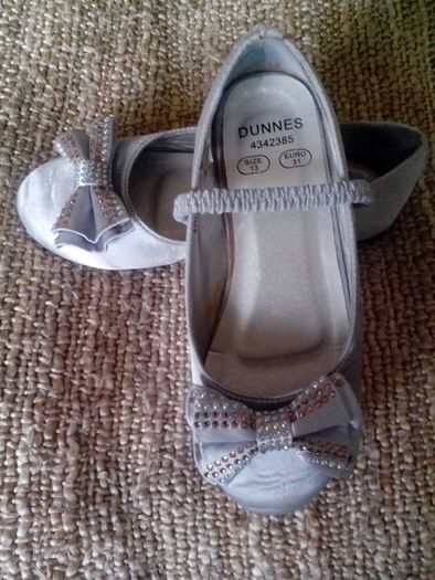 Silver Shoes. Junior 13