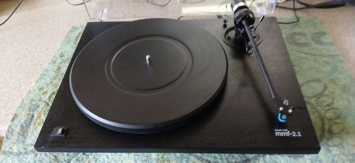Music Hall MMF 2.1 - Turntable