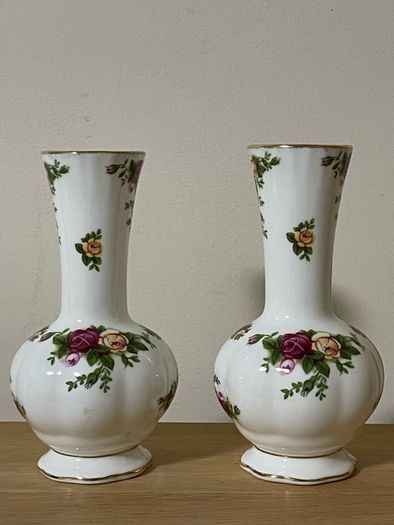 Royal Albert Old Country Roses vases