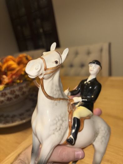 Beswick Huntswoman 1730