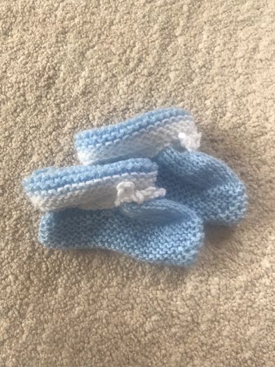 Brand new - handknit baby boy pram shoes - size 9-12mths