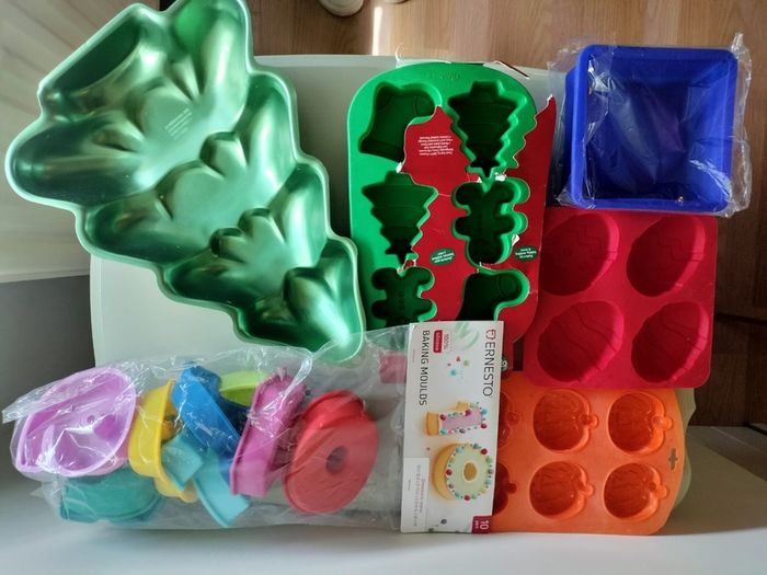 Assorted silicone moulds