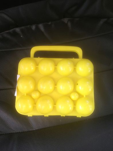 Egg container