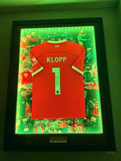 Framed klopp shirt