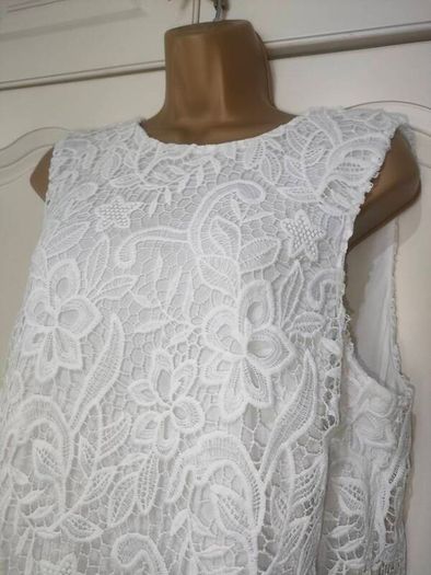 white lace pencil dress size 16 Postage included