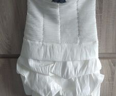 Daisy mini dress  puff style with crystals aplication size 6-8