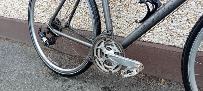 Giant Hybrid Bicycle