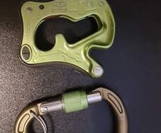 Climbing Technology CLICK UP Belay Device + Locking Carabiner, Excellent Condition