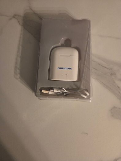 Wireless earbuds