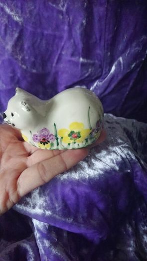 Cat figurine