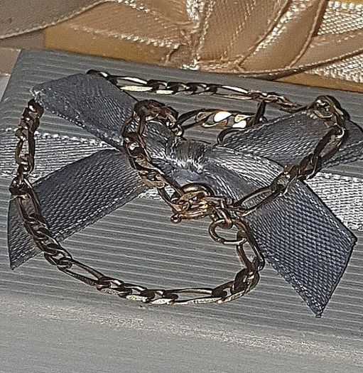Pristine Vintage 9ct Gold Figaro Chain Bracelet
