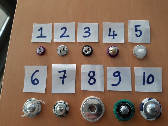 Single fabric buttons