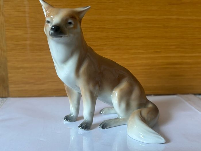 Vintage Metzler and Ortloff German Porcelain Fox Figurine