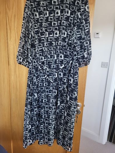 Paul Costelle dress size 16