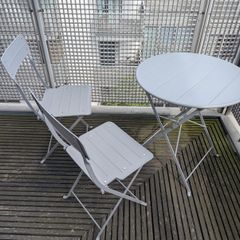 garden table and chair