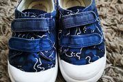 Unisex Clarks shoes size UK 6 1/2 G