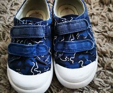 Unisex Clarks shoes size UK 6 1/2 G