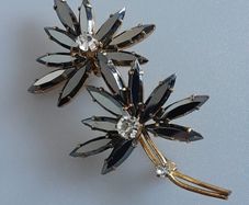 BROOCH - Vintage - Rhinestones