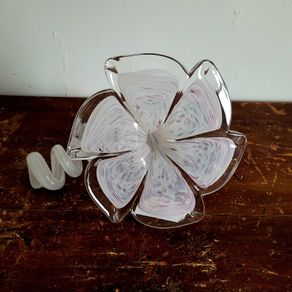 Vintage art glass flower