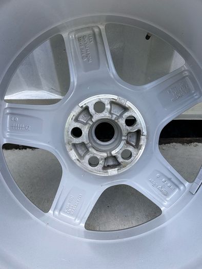 Genuine Land Rover Defender Sport 20" Alloy Wheels - New Tyres