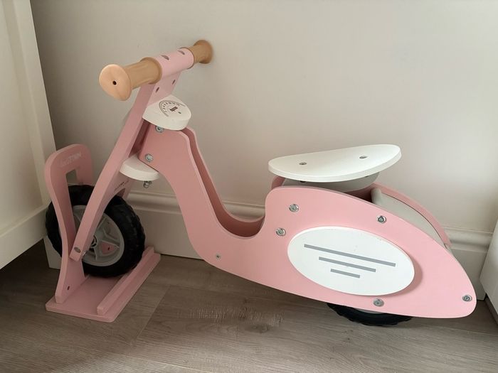Wooden scooter