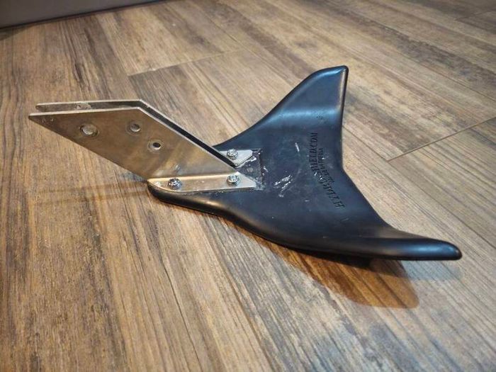 Hydroshield outboard fin