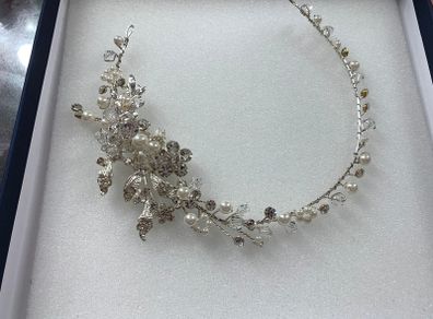 Bridal hair accessory