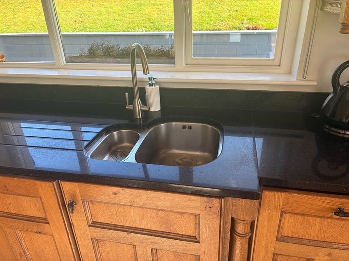 kitchen sink & tap