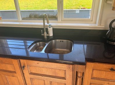 kitchen sink & tap