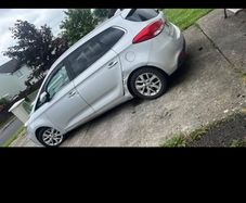 2017 Kia Carens