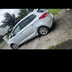 2017 Kia Carens