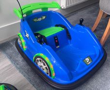 Flybar kids sit on bumper car