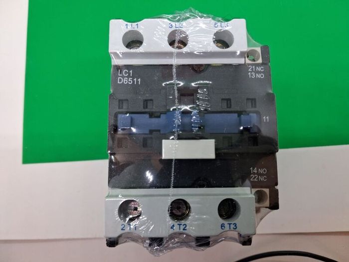 Postage - 2 Available x LC1 D6511 80A 600V 3P Telemecanique Contactor