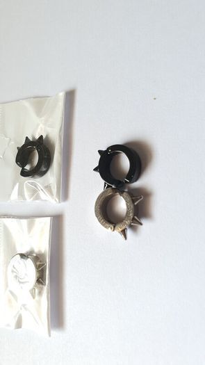 Spike Hoop Earring Stainless Steel Men Women Classic Earrings Steel Magnetic Non-piercing Ear Clips Black & White