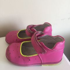 Girls leather shoes size 8