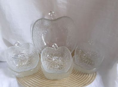 7 pce  pressed glass fruit bowls.
